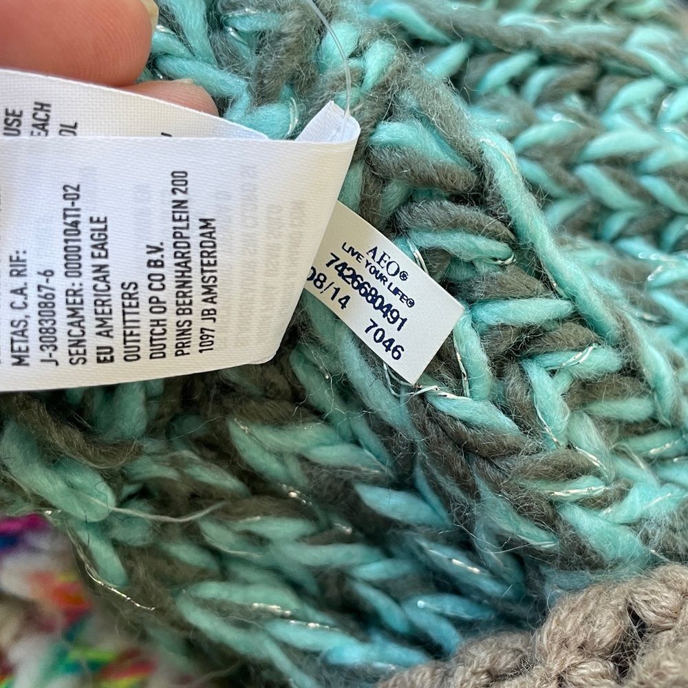 Lot of 10 Knit Infinity Scarfs Aeropostale, American Eagle, Eyeful READ Descript - Picture 6 of 12